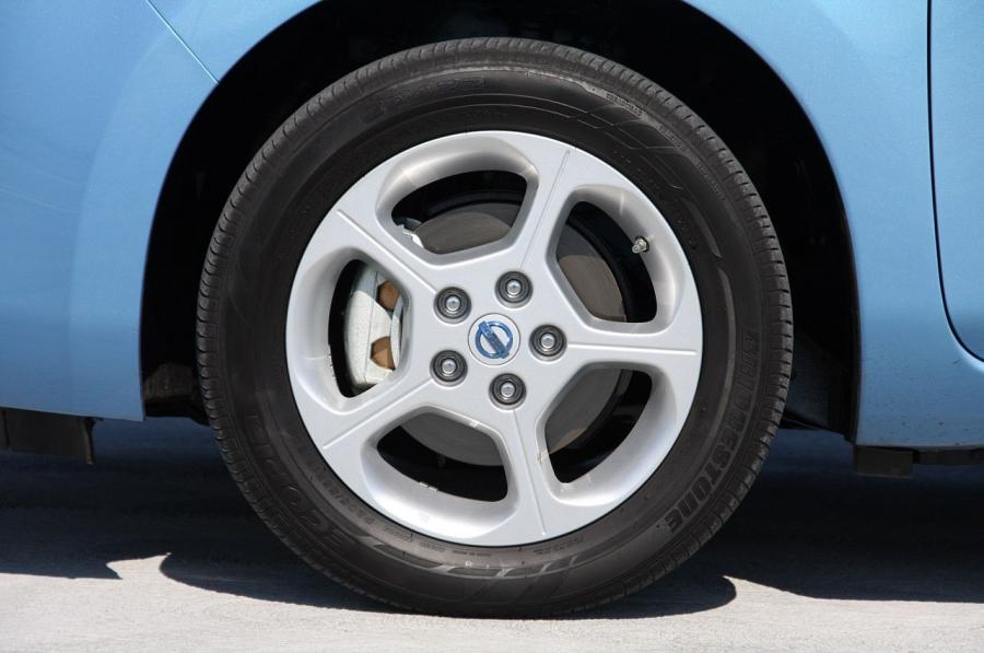 Nissan Leaf 2011 года  (фото 47 из 53)